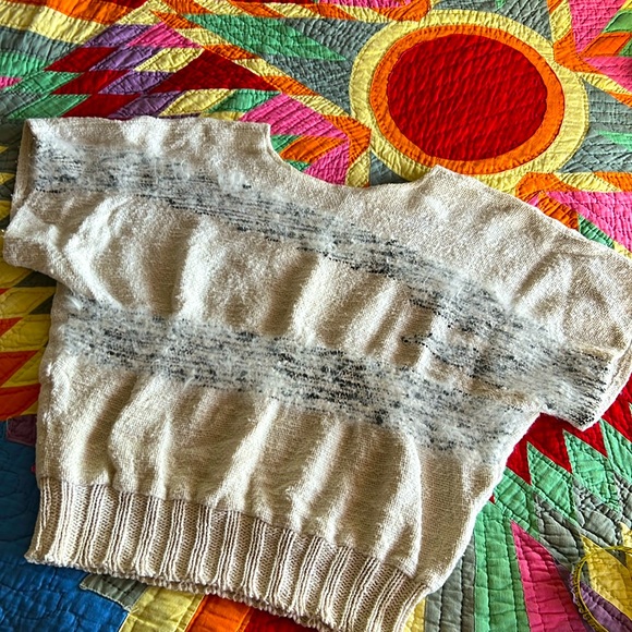 Tops - 🪩🌤️Hand woven/knit short sweater